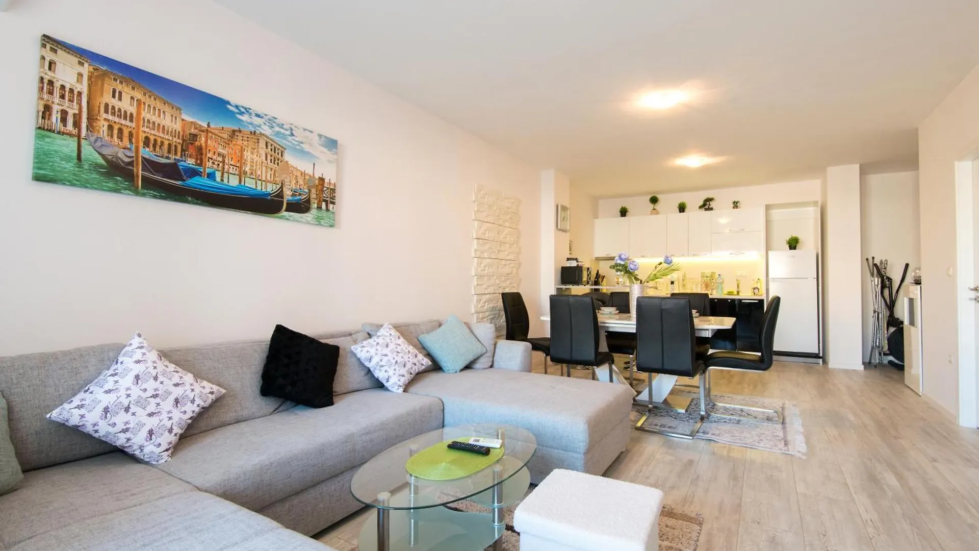 La Mer Luxury Apartments Golden Sands